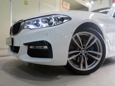 [BMW 휠 튜닝] BMW G30 정품 647M 19인치 휠 + 미쉐린 PS 4S 타이어 장착 작업!! 얼라이먼트 작업 + 순정 중고 휠 전문점 (주)티티 모터스 / 인천 서구 석남동