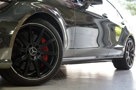 [벤츠 휠 튜닝] 벤츠 CLS63 AMG 순정 19인치 휠 교체 작업!! 정품 중고 휠 전문점 (주)티티 모터스 / 인천 서구 석남동