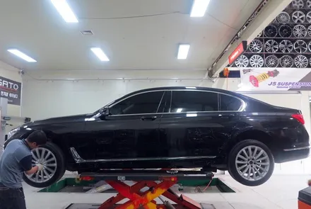 [ BMW G12 740LD 19인치 휠 교체 작업, 신형 BMW 7시리즈 M 패키지 19인치 휠 장착] 휠 전문점 + 휠 튜닝 + (주)티티 모터스 / 인천 서구 석남동