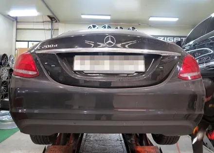 [벤츠 휠튜닝] 벤츠 W204 C클래스 C200D 아방가르드 정품 17인치휠로 교체작업!! 순정 중고휠 전문점 (주)티티모터스 + 휠타이어 전문점 / 인천 서구 석남동