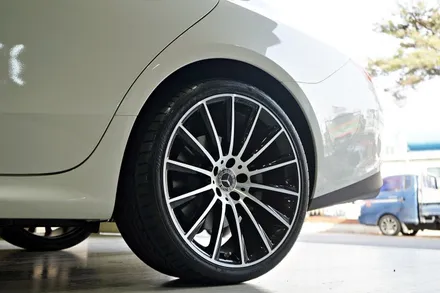 [벤츠 휠튜닝] 벤츠 CLS 400D 마차휠 20인치휠 장착!! 벤츠 GLC 순정 20인치휠 + 한국타이어 장착!! / 인천 서구 석남동