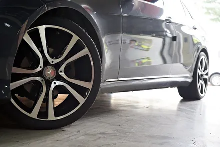 벤츠 E클래스 E220D 스포츠 정품,중고 19인치휠 + 한국 타이어 장착작업!! 벤츠휠 전문점 티티모터스 / 인천 서구 석남동