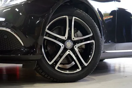 벤츠 E클래스 S400 18인치휠 + 금호 원터타이어 장착작업!! 벤츠휠 전문점 티티모터스 / 인천 서구 석남동