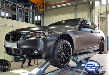 BMW 5시리즈 19인치 휠 도색, 휠 분체도장 작업!! 브리지스톤 rs004 타이어 교체. 인천 청라, 송도 휠 수리 전문점 휠라운지 / 인천 서구 석남동