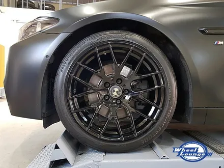 BMW 5시리즈 19인치 휠 도색, 휠 분체도장 작업!! 브리지스톤 rs004 타이어 교체. 인천 청라, 송도 휠 수리 전문점 휠라운지 / 인천 서구 석남동
