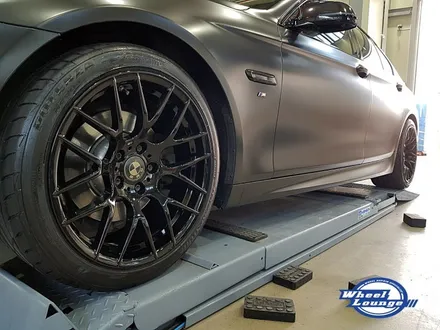 BMW 5시리즈 19인치 휠 도색, 휠 분체도장 작업!! 브리지스톤 rs004 타이어 교체. 인천 청라, 송도 휠 수리 전문점 휠라운지 / 인천 서구 석남동