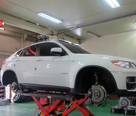 ☆티티 모터스☆ BMW X6 순정 20인치 휠 타이어 맞교환 작업!! 주차 흠집 해결 + 순정 휠 전문점 휠 타이어 + 휠도 색 + 휠 맞교환 작업 / 인천 서구 석남동