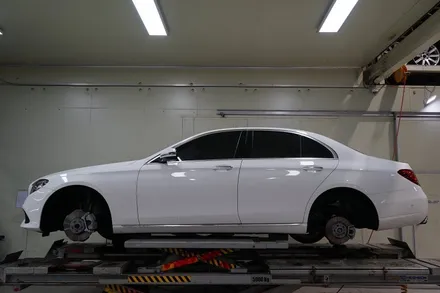 [ 벤츠 휠 튜닝] 벤츠 W213 E200 순정 18인치 휠 유광 블랙 + 다이아몬드 커팅 커스텀 작업!! 부천 휠 타이어 전문점 (주)티티 모터스 / 인천 서구 석남동