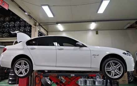 [BMW 휠튜닝] BMW F10 550D 437M 19인치휠 장착작업. (주)티티모터스 / 인천 서구 석남동