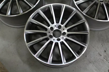 [ 벤츠E클래스] 벤츠 W213 E200 휠튜닝작업!! 벤츠 CLS 400 AMG 정품 19인치휠 + 금호타이어 장착작업!! 순정휠 전문점 (주)티티모터스 / 인천 서구 석남동