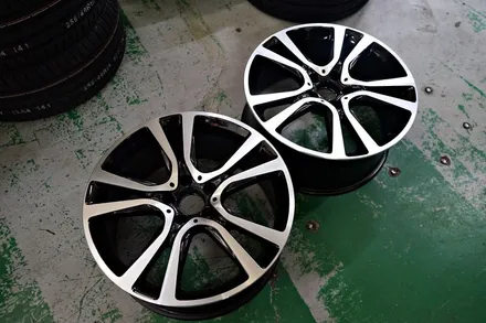 벤츠 E클래스 E220D 스포츠 정품,중고 19인치휠 + 한국 타이어 장착작업!! 벤츠휠 전문점 티티모터스 / 인천 서구 석남동