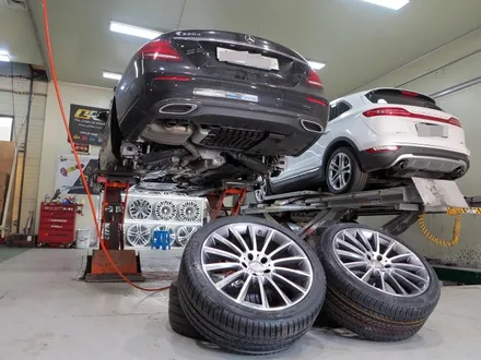 [ 벤츠 W213 E200D 19인치 휠 튜닝 작업] 벤츠 CLS400 AMG 휠 + 휠 전문점 +(주)티티 모터스 / 인천 서구 석남동
