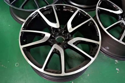 [벤츠 GLC 휠튜닝 작업] 벤츠 GLC 43 AMG 정품 21인치휠 + 피렐리 스콜피온 올시즌 21인치 타이어 장착작업!! / 인천 서구 석남동