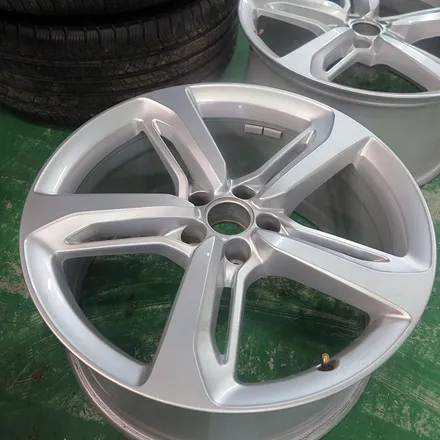 ☆티티 모터스☆ 아우디 A7 50TDI 휠 튜닝 S7 순정 20인치 휠 장착 작업!! 아우디 휠 + 휠 타이어 + 휠 전문점 + 정품 휠 / 인천 서구 석남동