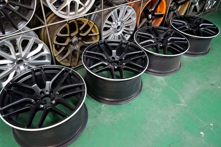 [벤츠 휠튜닝] GLE 63 AMG S 쿠페 순정,중고 22인치휠 + 콘티넨탈 22인치 타이어 장착작업!! 휠전문점 티티모터스 / 인천 서구 석남동