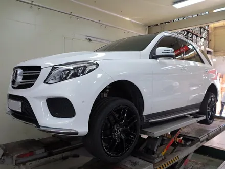 [벤츠 GLE350D] 벤츠 GLE 63 AMG 순정 21인치 휠 + 미국 렉사니 타이어 장착 작업!! 휠 전문점 티티 모터스 + 블랙 휠도장 + 벤츠 SUV 휠 튜닝 작업 / 인천 서구 석남동