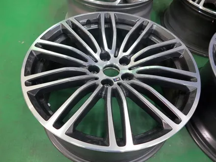 [BMW 휠튜닝] BMW G30 520D,530I 휠교체 작업. BMW 664M 정품19인치휠 + 금호 마제스티 솔루스 타이어 장착. 순정휠 중고휠 전문점 (주)티티모터스 / 인천 서구 석남동