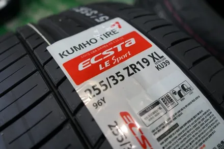 [BMW 휠튜닝 BMW F20 330I 휠 교체적 업! BMW M3, M4 정품 19인치 휠 + 금호 LE 스포츠 타이어 장착!! 순정 휠, 중고 휠 전문점 티티 모터스 / 인천 서구 석남동