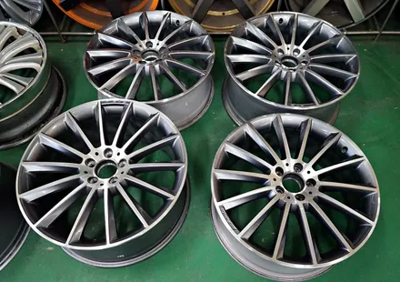 [벤츠 휠튜닝] 벤츠 E300 마차휠 20인치휠 장착작업! E400 정품,중고 20인치휠 + 금호 PS71 타이어 / 인천 서구 석남동