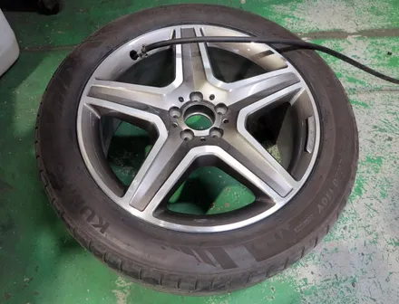 [벤츠 휠 튜닝] 벤츠 ML 350 20인치 휠 장착 작업!! 벤츠 GLE 350 AMG 순정 20인치 휠 + 벤츠 정품 중고 휠 전문점 (주)티티 모터스 / 인천 서구 석남동