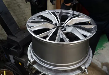 [아우디 휠튜닝] 아우디 A7 55TDI 순정 20인치휠로 교체작업!! 아우디 정품휠,중고휠 전문점 (주)티티모터스 + 20인치 휠타이어 / 인천 서구 석남동