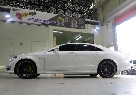 [ 벤츠 CLS 휠 튜닝 작업 ] 벤츠 CLS 63 AMG 정품 19인치 휠 타이어 장착 작업. 벤츠 휠 튜닝 / 인천 서구 석남동