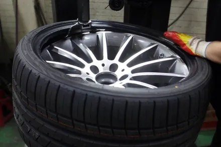 [ 벤츠 CLS 400 AMG 휠 장착 작업] 신형 벤츠 W213 E300 AMG 19인치 휠 타이어 교체!! 휠 전문점 티티 모터스 / 인천 서구 석남동