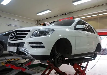 [벤츠 휠 튜닝] 벤츠 ML 350 20인치 휠 장착 작업!! 벤츠 GLE 350 AMG 순정 20인치 휠 + 벤츠 정품 중고 휠 전문점 (주)티티 모터스 / 인천 서구 석남동