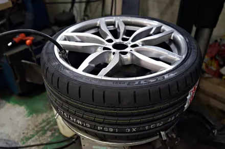 [BMW 3시리즈 휠튜닝] BMW E90 3시리즈 335I 순정 19인치휠 장착작업. BMW휠 전문점 티티모터스 / 인천 서구 석남동
