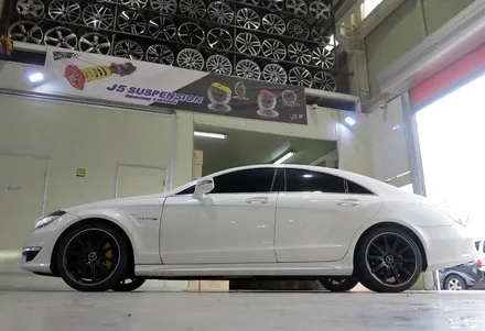 [ 벤츠 CLS 휠 튜닝 작업 ] 벤츠 CLS 63 AMG 정품 19인치 휠 타이어 장착 작업. 벤츠 휠 튜닝 / 인천 서구 석남동