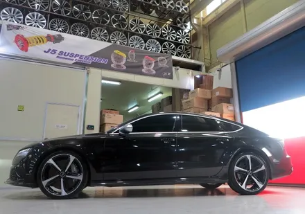 [ 아우디 RS7 북미 버전 21인치 순정 휠로 교체 작업!!] 아우디 순정 휠 + RS7 블랙 21인치 휠 + 아우디 휠 튜닝 + 휠 전문점 +티티 모터스 / 인천 서구 석남동