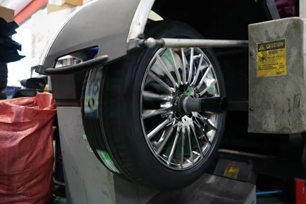 [벤츠 휠튜닝] 벤츠 S클래스 S350D 스퍼터링 크롬 19인치휠 + 미쉐린 프라이머쉬 2 ZP 타이어 장착작업!! 부천 순정휠,정품휠 전문점 (주)티티모터스 / 인천 서구 석남동