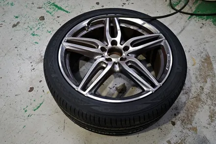 [벤츠 휠튜닝] 벤츠 W213 E300 AMG 라인 순정,중고 19인치휠 + 금호 TA91 타이어 장착작업!! / 인천 서구 석남동