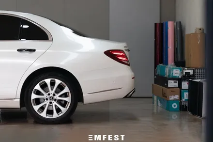 부천랩핑 벤츠 W213 E220D 에이버리 화이트펄 전체랩핑 / 용인시 처인구 포곡읍