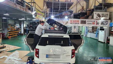 창원 KGM토레스 코토 블랙유광 루프박스 장착 / 창원시 마산회원구 봉암동