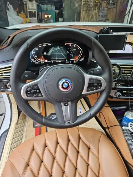 BMW G바디 520i 핸들 염색 커스텀 / 서울 성동구