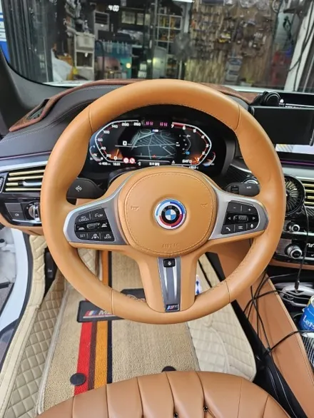 BMW G바디 520i 핸들 염색 커스텀 / 서울 성동구