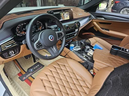 BMW G바디 520i 핸들 염색 커스텀 / 서울 성동구