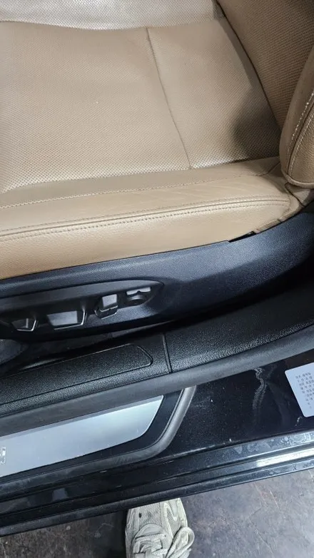 BMW 7 시리즈 시트 크랙 - 조기 복원이 중요 한 이유 / 경기 화성