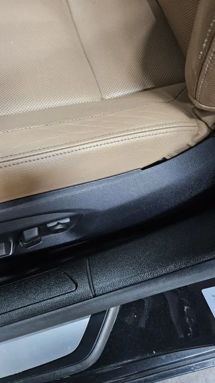 BMW 7 시리즈 시트 크랙 - 조기 복원이 중요 한 이유 / 경기 화성