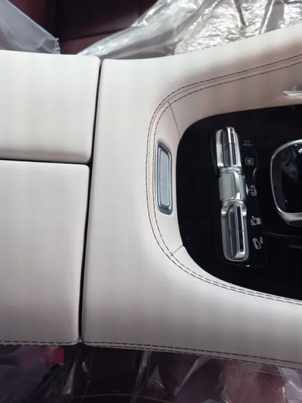 벤츠 cls600 분당콘솔박스복원 치카치카 실내복원에서 편리하게! / 경기 화성
