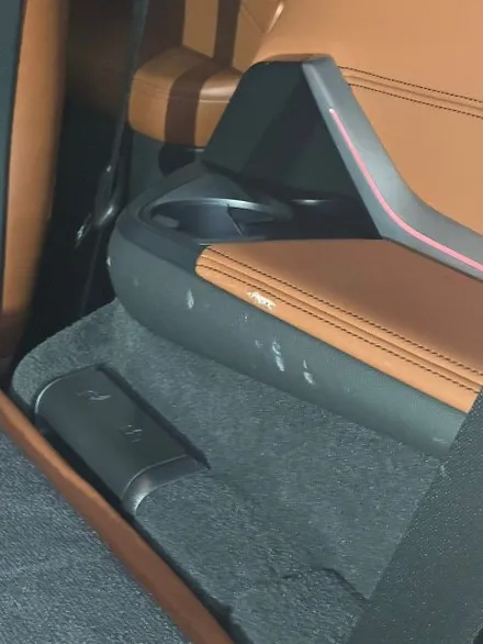 BMW X7 3열 트렁크 컵홀더 주변 가죽 찢어짐 찍힘 복원 완료 / 경기 화성