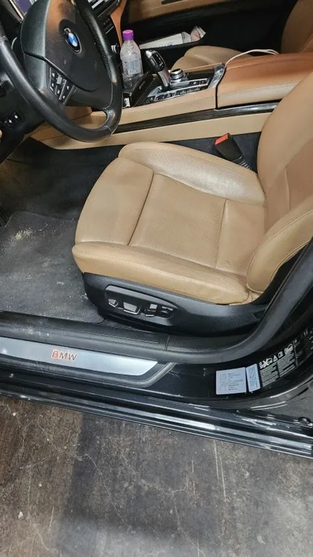 BMW 7 시리즈 시트 크랙 - 조기 복원이 중요 한 이유 / 경기 화성