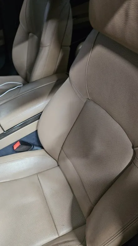 BMW 7 시리즈 시트 크랙 - 조기 복원이 중요 한 이유 / 경기 화성