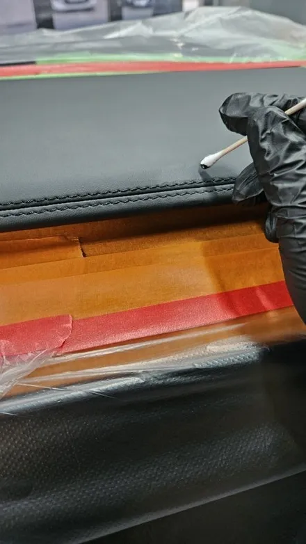 레인지로버 대시보드 방향제 쏟아서 녹아내림 / 경기 화성