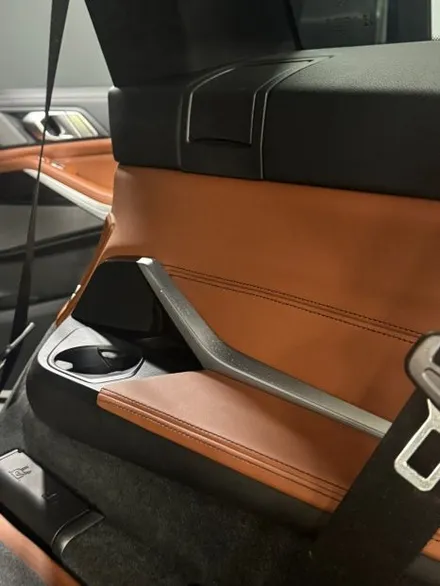 BMW X7 3열 트렁크 컵홀더 주변 가죽 찢어짐 찍힘 복원 완료 / 경기 화성