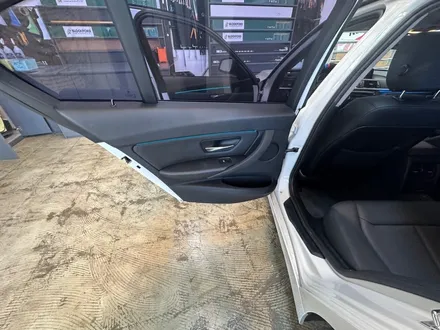 부산송정 BMW320d엠비언트 실내간접조명 옵션도 추가해서 타보세요! / 부산 해운대구 송정동