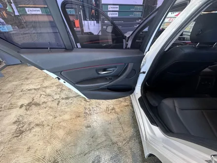 부산송정 BMW320d엠비언트 실내간접조명 옵션도 추가해서 타보세요! / 부산 해운대구 송정동