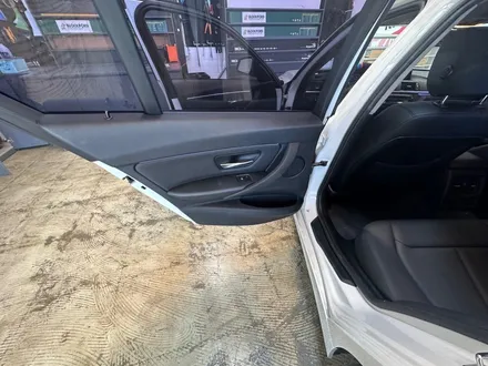 부산송정 BMW320d엠비언트 실내간접조명 옵션도 추가해서 타보세요! / 부산 해운대구 송정동