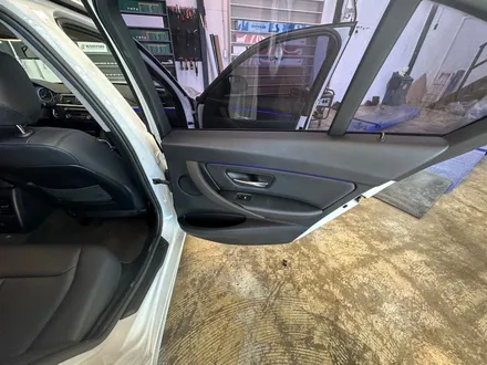 부산송정 BMW320d엠비언트 실내간접조명 옵션도 추가해서 타보세요! / 부산 해운대구 송정동